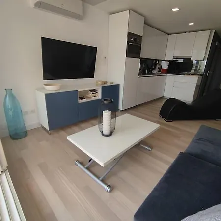 公寓 323, Port Ambonne 阿格德